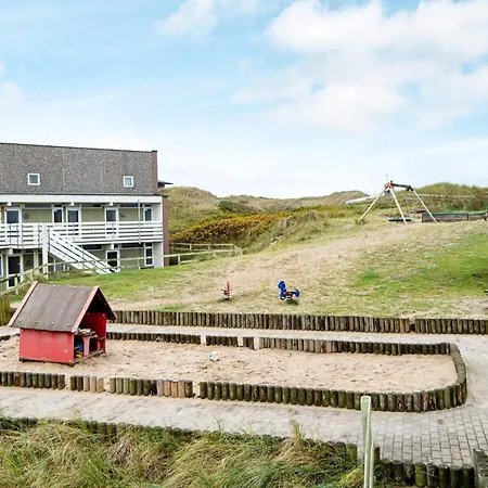 4 Person Holiday Home On A Holiday Park Apartment